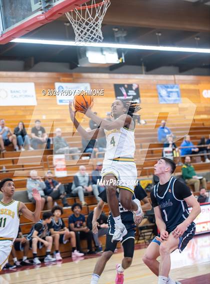 Thumbnail 1 in Eastside Catholic vs. St. Xavier (Torrey Pines Holiday Classic) photogallery.