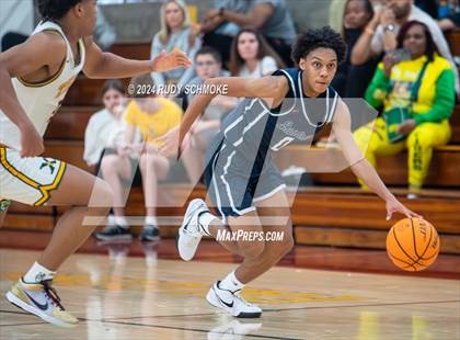 Thumbnail 3 in Eastside Catholic vs. St. Xavier (Torrey Pines Holiday Classic) photogallery.