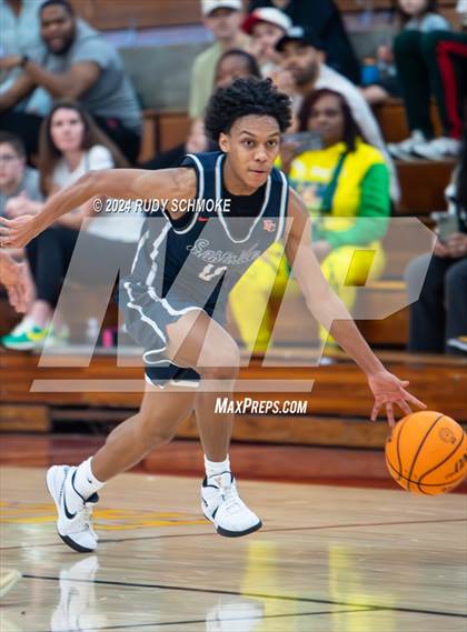 Thumbnail 1 in Eastside Catholic vs. St. Xavier (Torrey Pines Holiday Classic) photogallery.