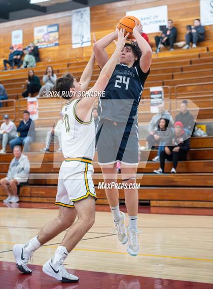 Thumbnail 1 in Eastside Catholic vs. St. Xavier (Torrey Pines Holiday Classic) photogallery.