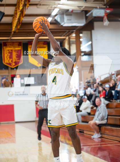 Thumbnail 1 in Eastside Catholic vs. St. Xavier (Torrey Pines Holiday Classic) photogallery.