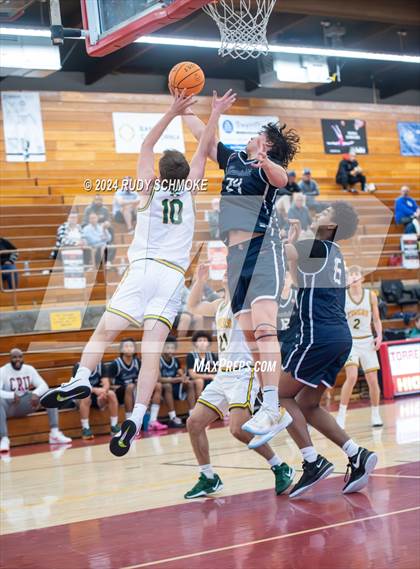 Thumbnail 3 in Eastside Catholic vs. St. Xavier (Torrey Pines Holiday Classic) photogallery.