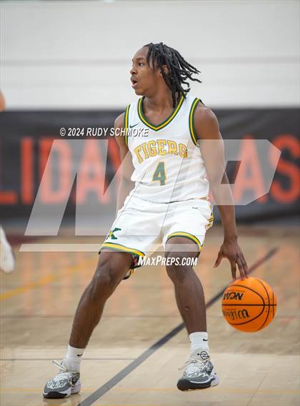 Thumbnail 2 in Eastside Catholic vs. St. Xavier (Torrey Pines Holiday Classic) photogallery.