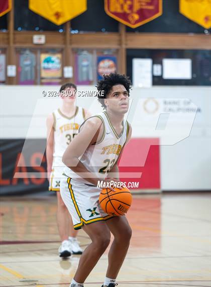 Thumbnail 2 in Eastside Catholic vs. St. Xavier (Torrey Pines Holiday Classic) photogallery.