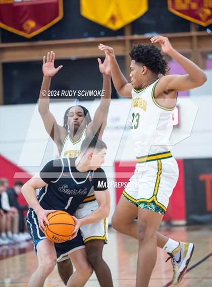 Thumbnail 1 in Eastside Catholic vs. St. Xavier (Torrey Pines Holiday Classic) photogallery.