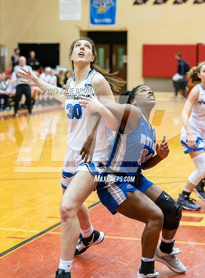 Thumbnail 2 in Springboro vs. Hamilton Southeastern (North Central Holiday Invite) photogallery.