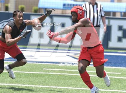 Thumbnail 2 in Mater Dei vs. Centennial  (Brave 8 Invitational) photogallery.