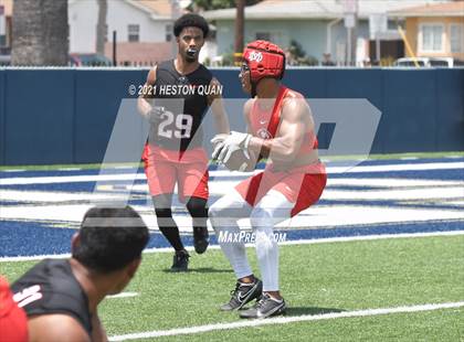 Thumbnail 2 in Mater Dei vs. Centennial  (Brave 8 Invitational) photogallery.