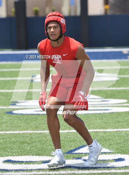 Thumbnail 1 in Mater Dei vs. Centennial  (Brave 8 Invitational) photogallery.