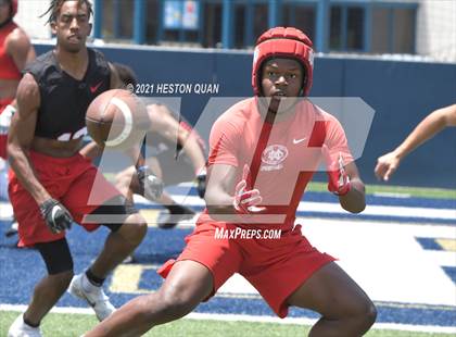 Thumbnail 3 in Mater Dei vs. Centennial  (Brave 8 Invitational) photogallery.
