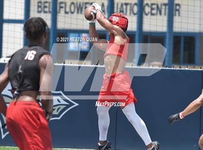 Thumbnail 3 in Mater Dei vs. Centennial  (Brave 8 Invitational) photogallery.