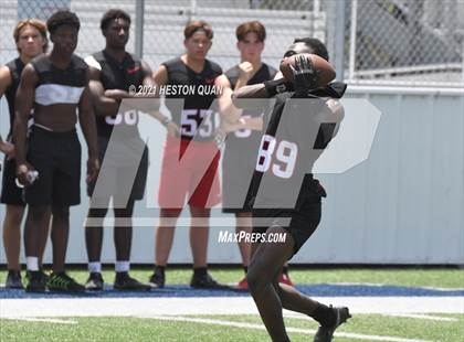 Thumbnail 3 in Mater Dei vs. Centennial  (Brave 8 Invitational) photogallery.