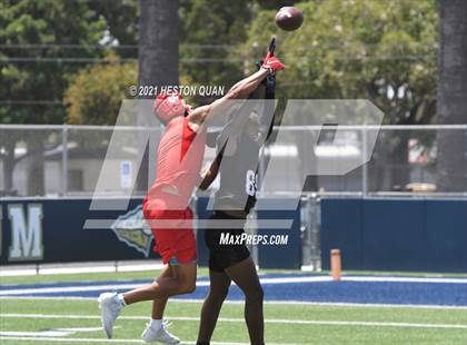 Thumbnail 2 in Mater Dei vs. Centennial  (Brave 8 Invitational) photogallery.
