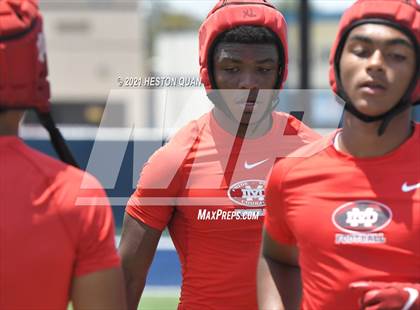 Thumbnail 3 in Mater Dei vs. Centennial  (Brave 8 Invitational) photogallery.