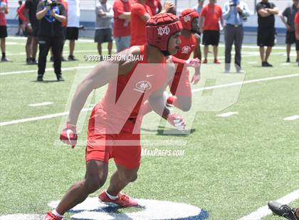 Thumbnail 1 in Mater Dei vs. Centennial  (Brave 8 Invitational) photogallery.