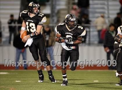 Thumbnail 3 in Kennedale vs. Pittsburg (Texas 3A Region II D2 Playoffs) photogallery.
