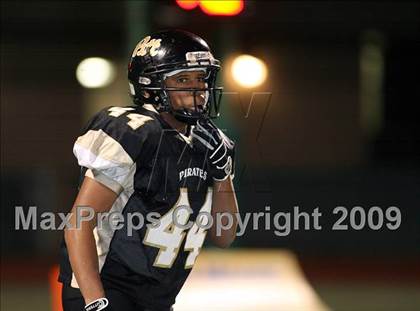 Thumbnail 3 in Kennedale vs. Pittsburg (Texas 3A Region II D2 Playoffs) photogallery.