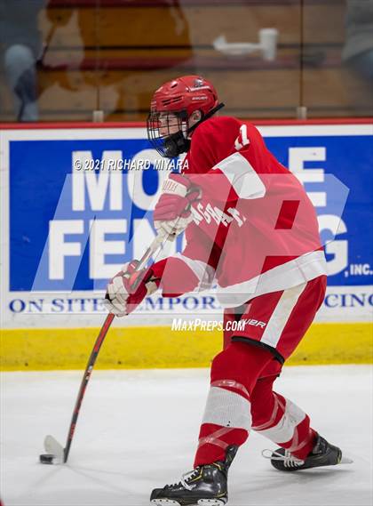 Thumbnail 2 in Hingham @ Concord (Scrimmage) photogallery.