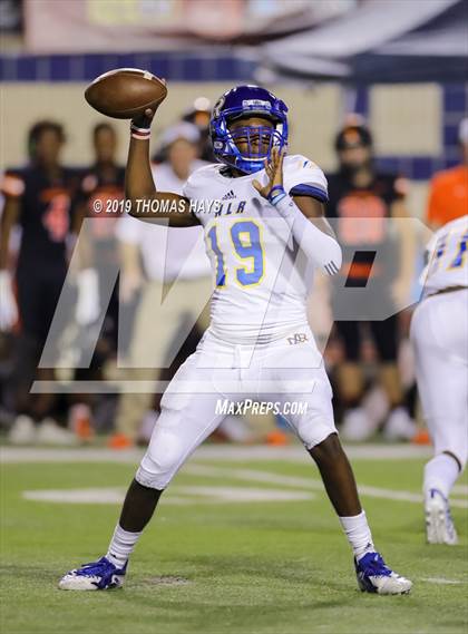 Thumbnail 2 in North Little Rock vs. Catholic-B.R. (Battle on the Border) photogallery.