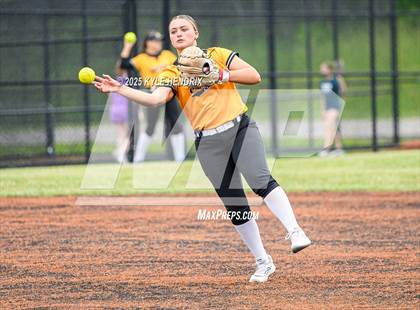 Thumbnail 3 in Mason vs. Centerville (OHSAA D1 Regional Semifinal) photogallery.