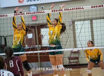 Thumbnail 2 in Highlands vs Crystal City (Arabian Round-up) photogallery.