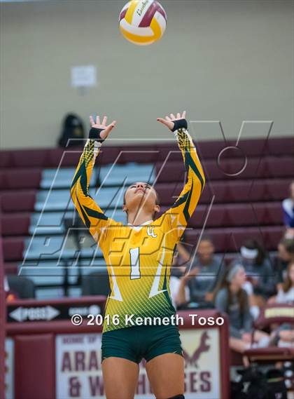 Thumbnail 2 in Highlands vs Crystal City (Arabian Round-up) photogallery.