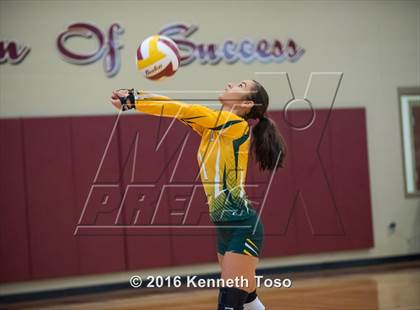 Thumbnail 3 in Highlands vs Crystal City (Arabian Round-up) photogallery.