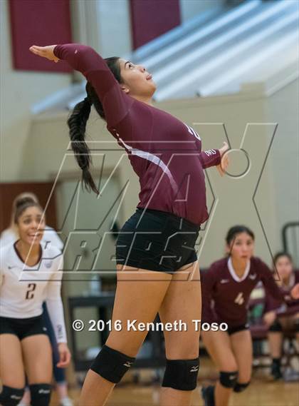 Thumbnail 3 in Highlands vs Crystal City (Arabian Round-up) photogallery.