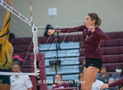 Thumbnail 3 in Highlands vs Crystal City (Arabian Round-up) photogallery.