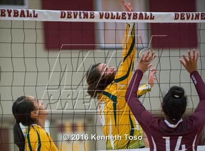 Thumbnail 1 in Highlands vs Crystal City (Arabian Round-up) photogallery.