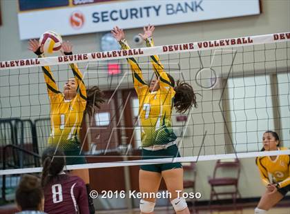 Thumbnail 3 in Highlands vs Crystal City (Arabian Round-up) photogallery.