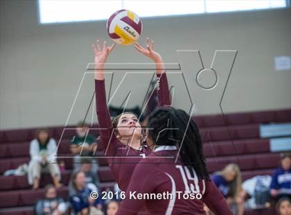 Thumbnail 2 in Highlands vs Crystal City (Arabian Round-up) photogallery.