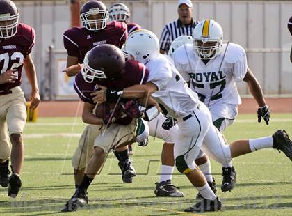 Thumbnail 3 in Royal @ Simi Valley photogallery.