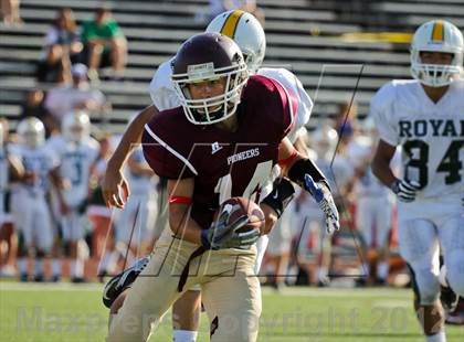 Thumbnail 2 in Royal @ Simi Valley photogallery.