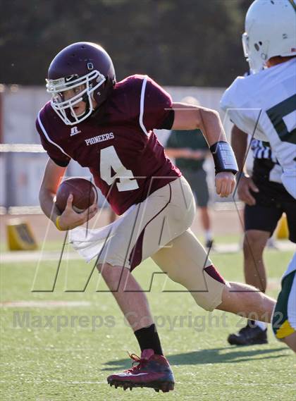 Thumbnail 3 in Royal @ Simi Valley photogallery.