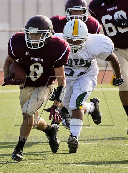 Thumbnail 2 in Royal @ Simi Valley photogallery.