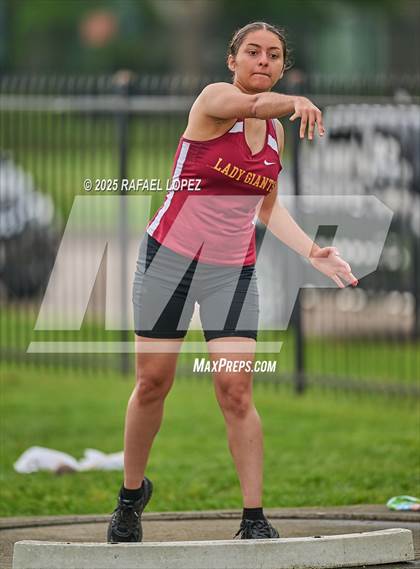 Thumbnail 3 in Northland Christian Relays (Shot Put) photogallery.