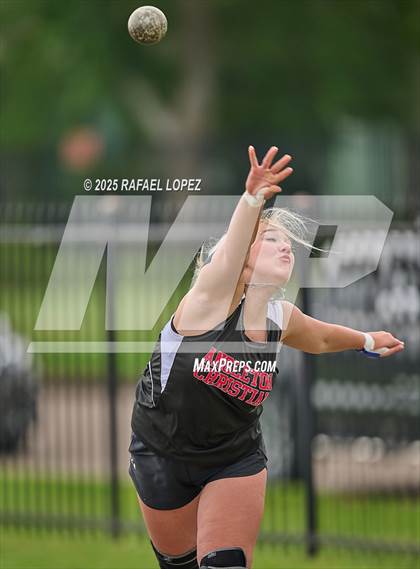 Thumbnail 1 in Northland Christian Relays (Shot Put) photogallery.