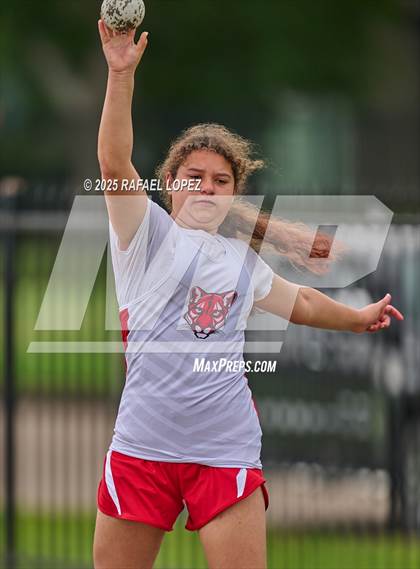 Thumbnail 1 in Northland Christian Relays (Shot Put) photogallery.
