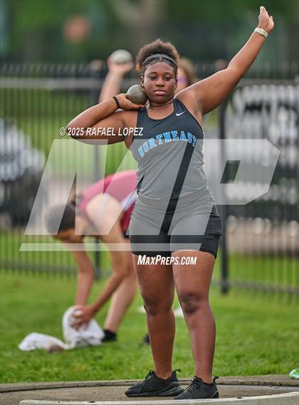Thumbnail 1 in Northland Christian Relays (Shot Put) photogallery.