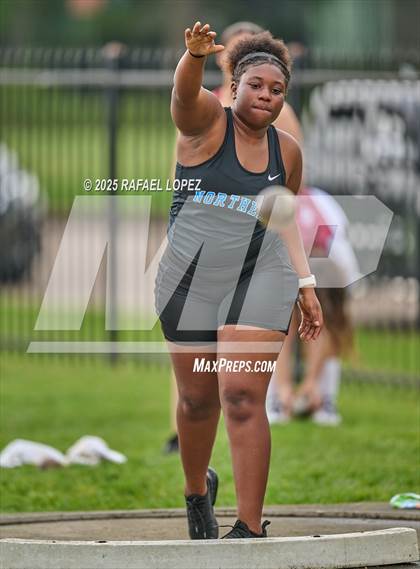 Thumbnail 1 in Northland Christian Relays (Shot Put) photogallery.