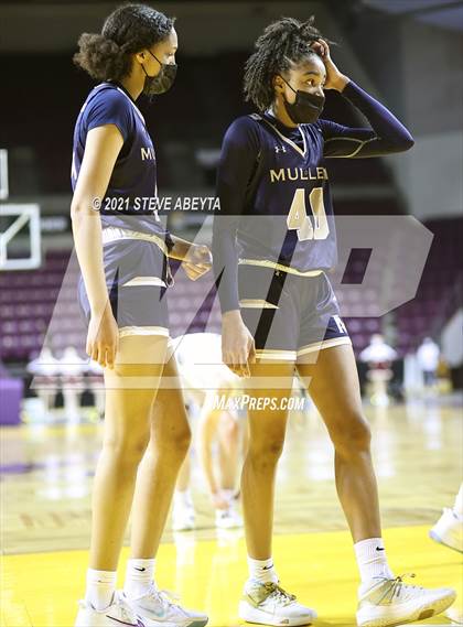 Thumbnail 2 in Mullen vs Windsor (CHSAA 4A Final) photogallery.