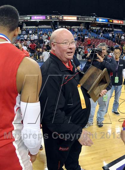 Thumbnail 2 in Mater Dei vs. Archbishop Mitty (CIF State Open Division Final) photogallery.