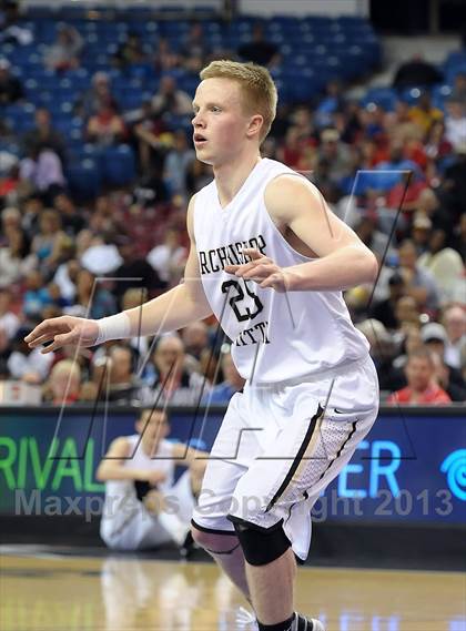 Thumbnail 1 in Mater Dei vs. Archbishop Mitty (CIF State Open Division Final) photogallery.