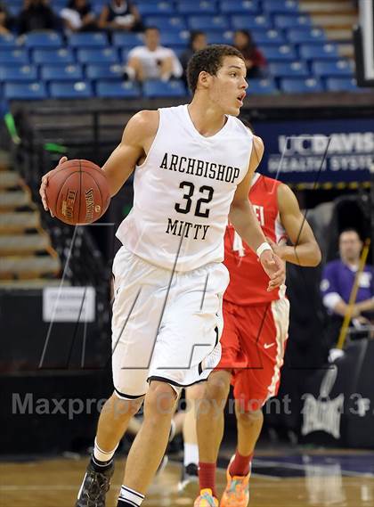 Thumbnail 2 in Mater Dei vs. Archbishop Mitty (CIF State Open Division Final) photogallery.