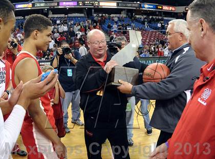 Thumbnail 3 in Mater Dei vs. Archbishop Mitty (CIF State Open Division Final) photogallery.