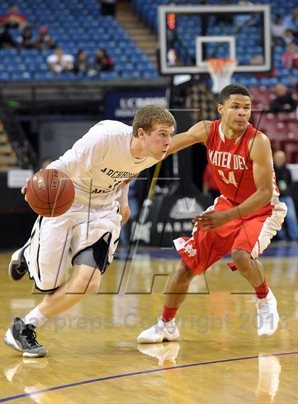 Thumbnail 3 in Mater Dei vs. Archbishop Mitty (CIF State Open Division Final) photogallery.