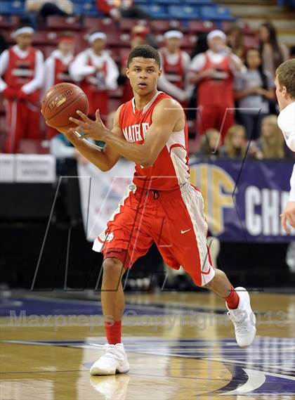 Thumbnail 3 in Mater Dei vs. Archbishop Mitty (CIF State Open Division Final) photogallery.