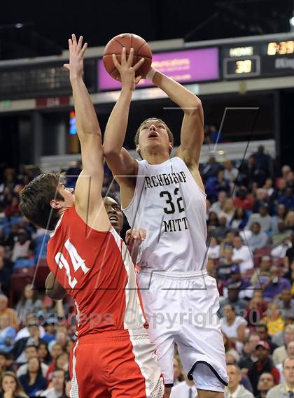 Thumbnail 3 in Mater Dei vs. Archbishop Mitty (CIF State Open Division Final) photogallery.