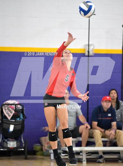 Thumbnail 3 in Torrey Pines vs. Mater Dei (Durango Fall Classic) photogallery.